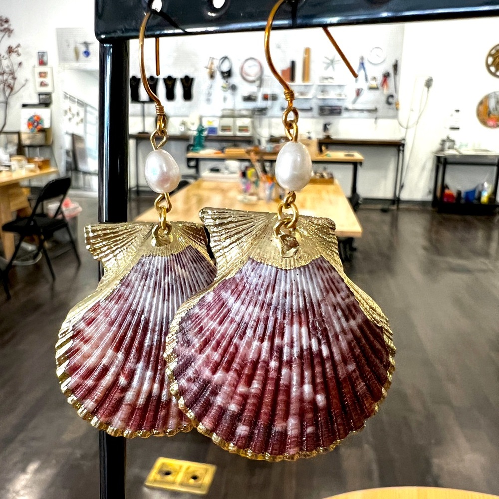 Vintage shell and fresh water pearl earrings with gold accents
